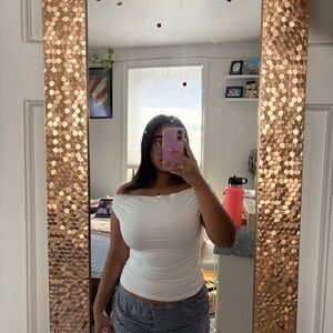 Abercrombie & Fitch White Off-Shoulder Crop Top